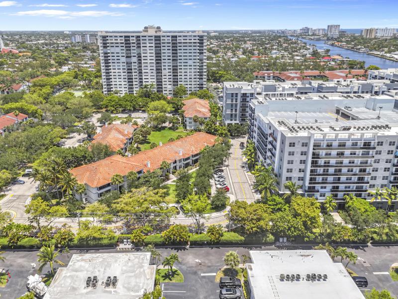  Condo & Townhome Photos