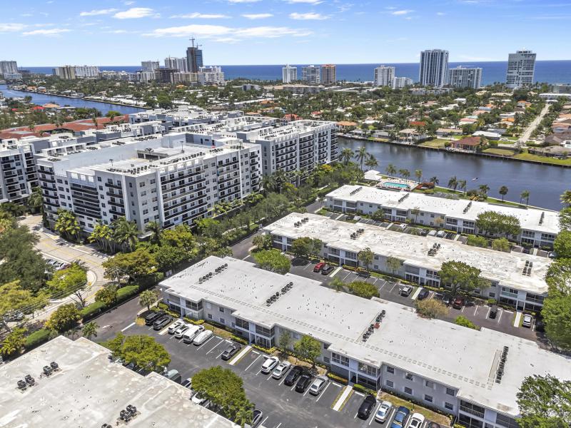  Condo & Townhome Photos
