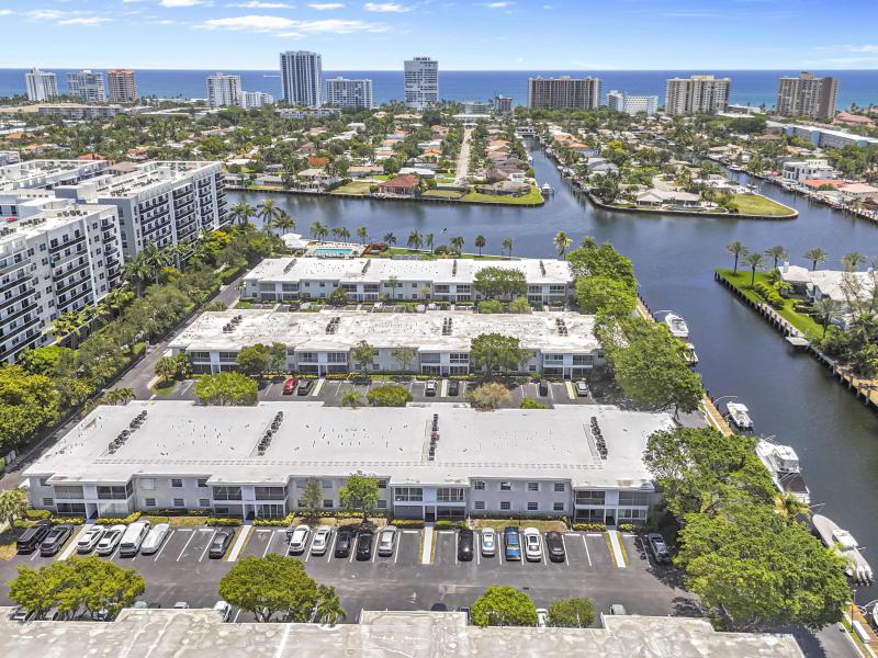  Condo & Townhome Photos
