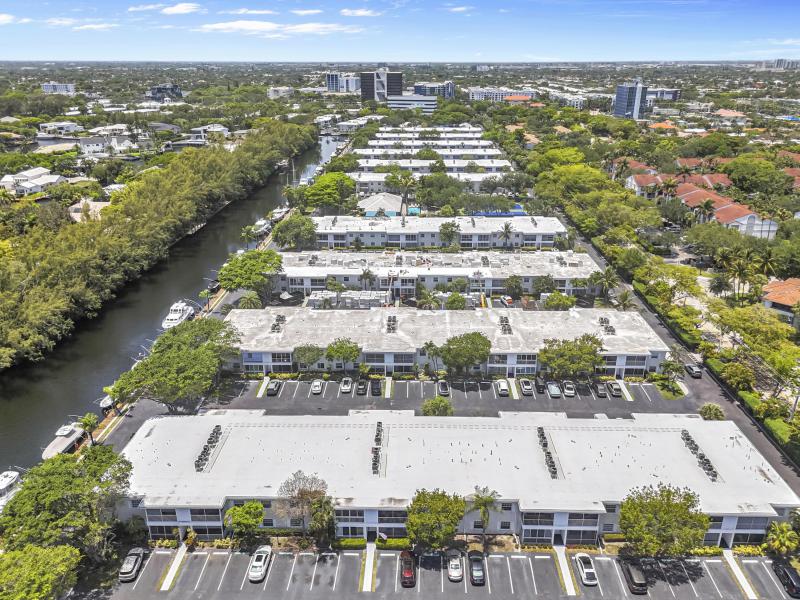  Condo & Townhome Photos