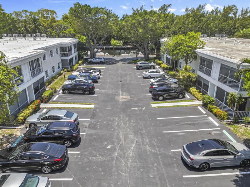  Condo & Townhome Photos