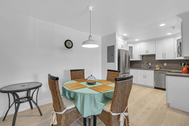  Condo & Townhome Photos