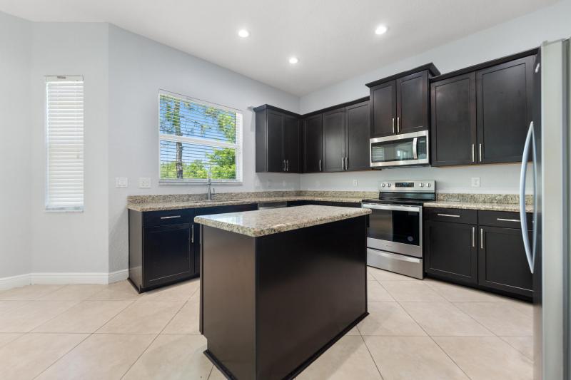  Single Family Homes Photo 3:  Coconut Creek,  FL 33073
