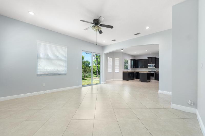  Single Family Homes Photo 8:  Coconut Creek,  FL 33073