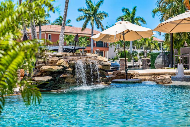  Single Family Homes Photo 11:  Lighthouse Point,  FL 33064