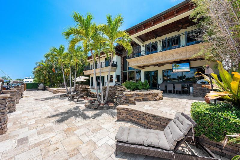  Single Family Homes Photo 43:  Lighthouse Point,  FL 33064