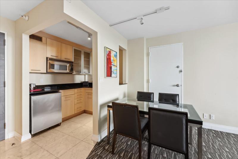  Condo & Townhome Photos