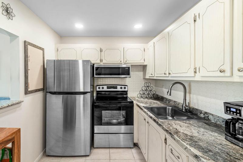  Condo & Townhome Photos