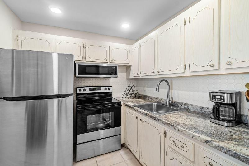  Condo & Townhome Photos