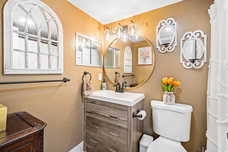  Condo & Townhome Photos