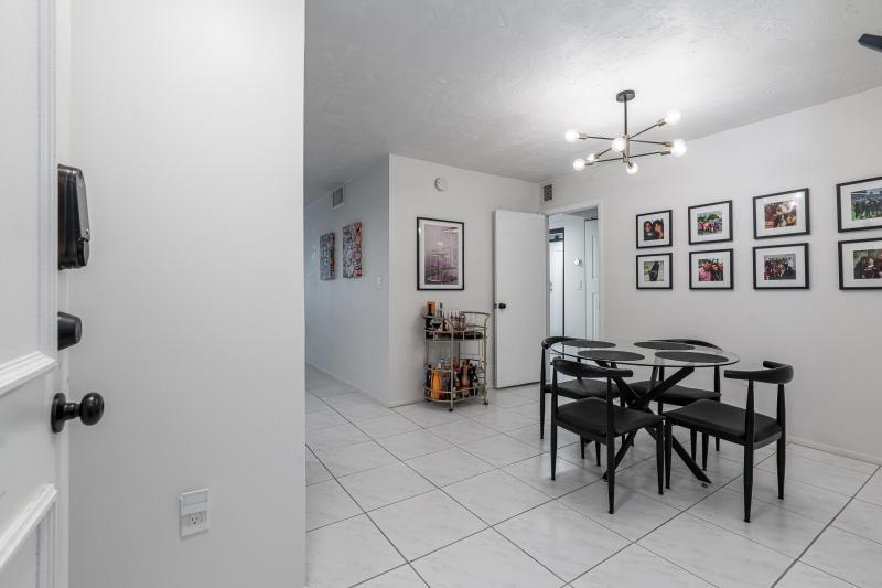  Condo & Townhome Photos