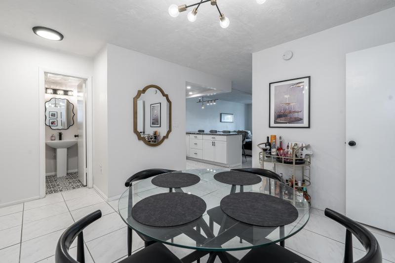  Condo & Townhome Photos