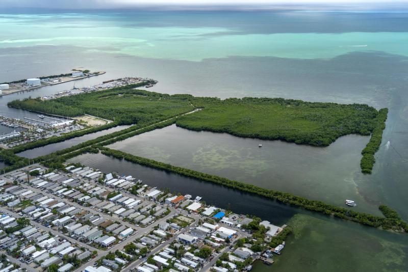  Commercial & Industrial Land Images 