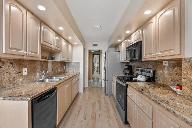  Condo & Townhome Photos