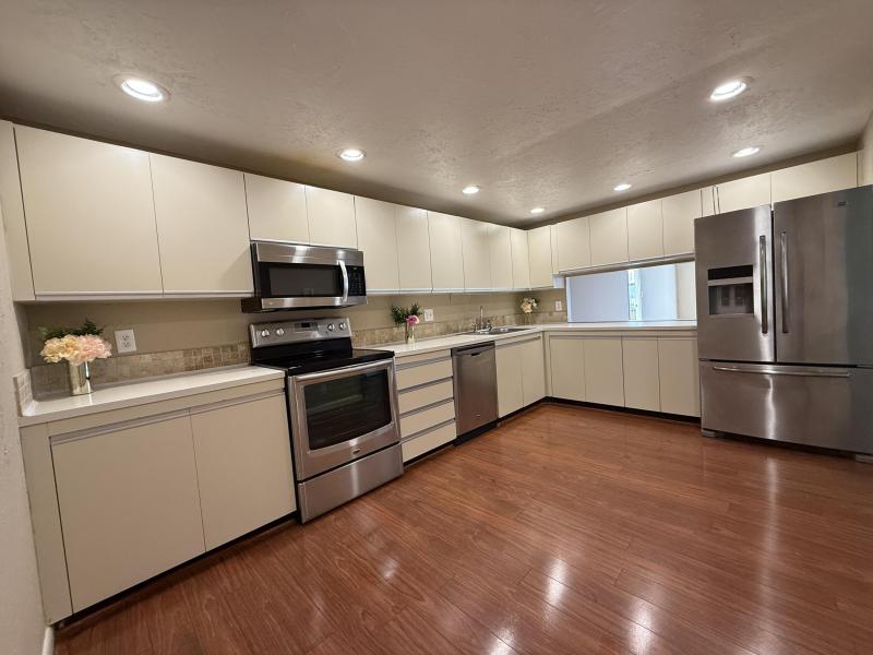  Condo & Townhome Photos
