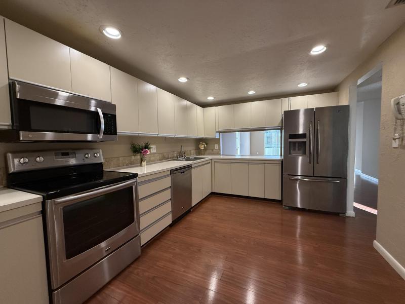  Condo & Townhome Photos