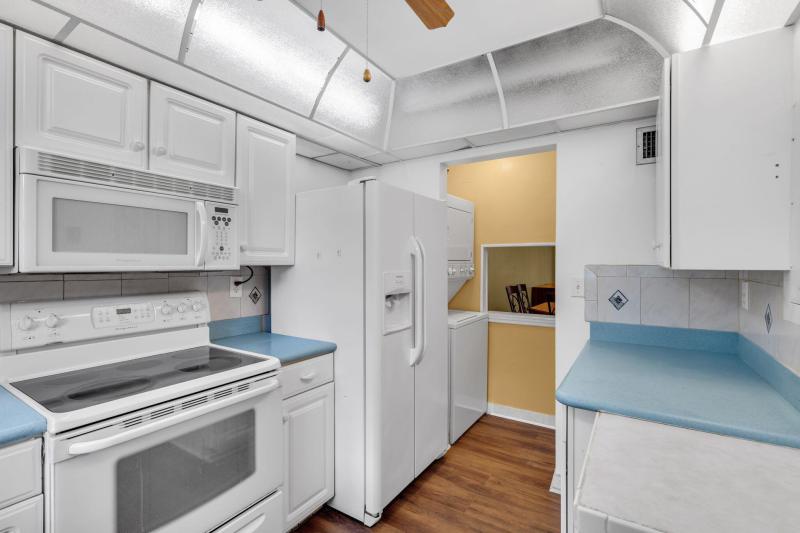  Condo & Townhome Photos