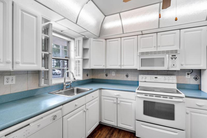  Condo & Townhome Photos