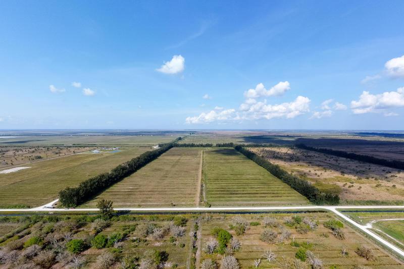  Commercial & Industrial Land Images 