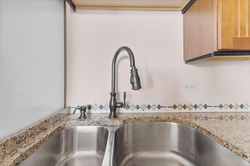  Condo & Townhome Photos