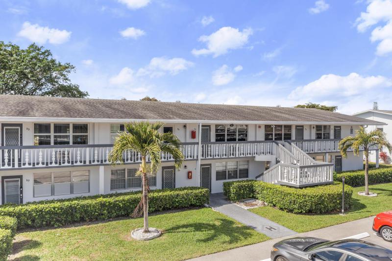  Condo & Townhome Photos