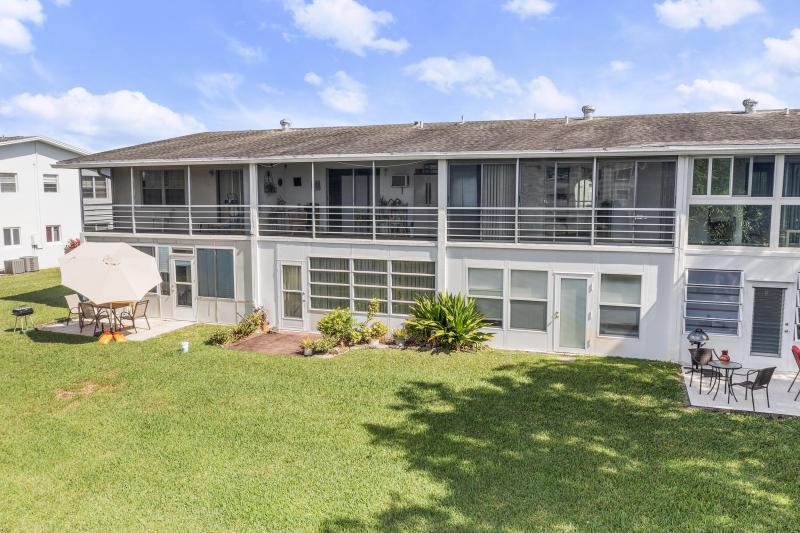  Condo & Townhome Photos