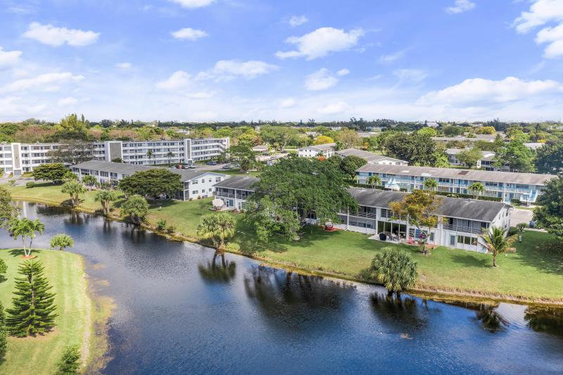  Condo & Townhome Photos