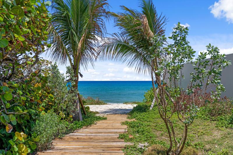 Single Family Homes Photo 8:  Palm Beach,  FL 33480