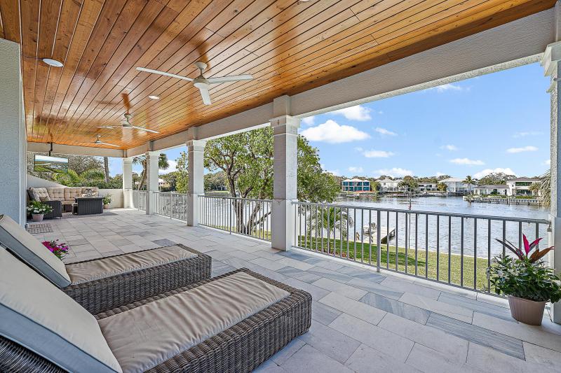  Single Family Homes Photo 23:  North Palm Beach,  FL 33408