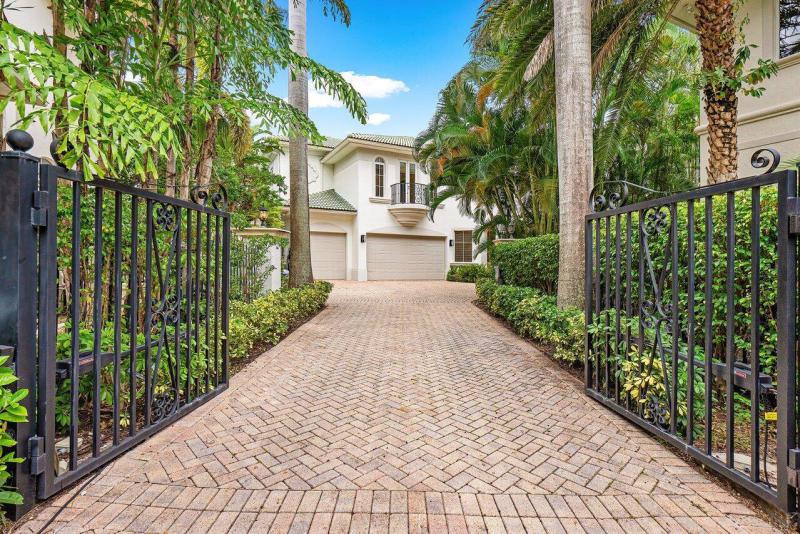  Single Family Homes Photo 3:  Delray Beach,  FL 33483
