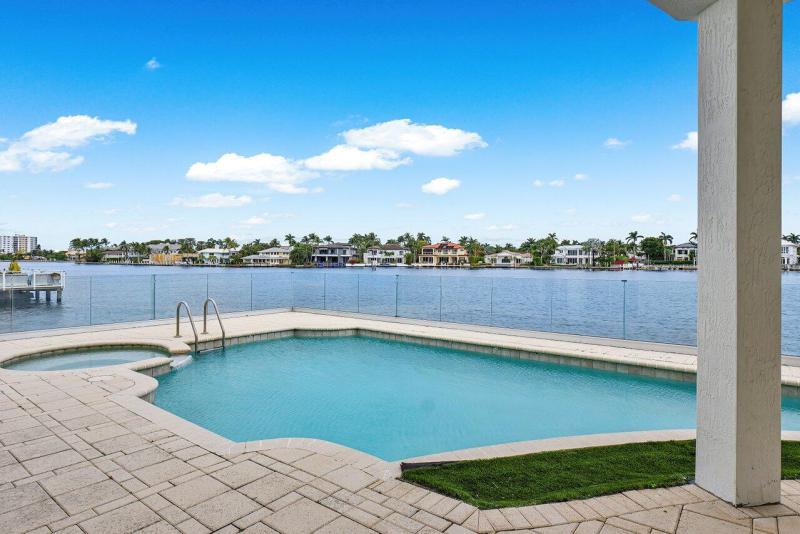  Single Family Homes Photo 5:  Delray Beach,  FL 33483