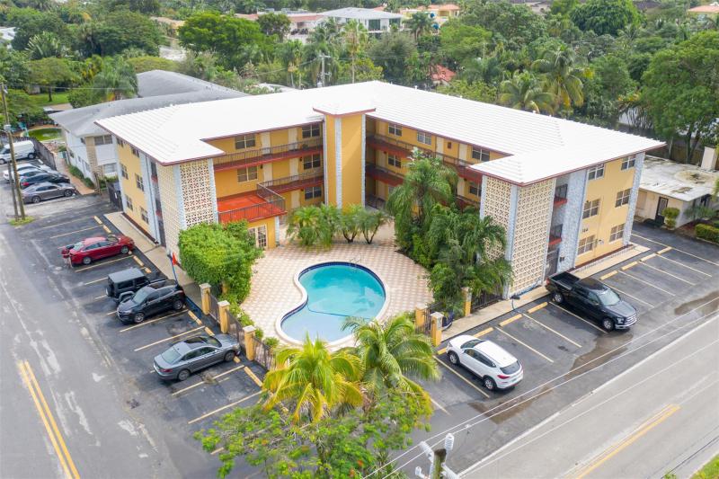  Condo & Townhome Photos