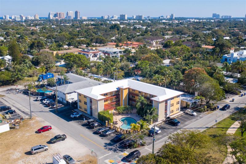  Condo & Townhome Photos