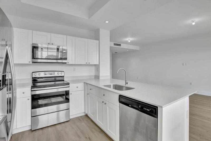  Condo & Townhome Photos