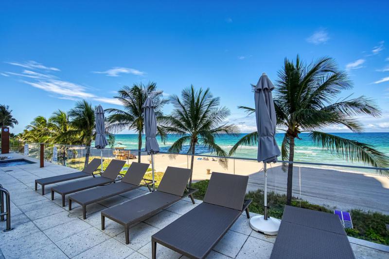  Condo & Townhome Photos