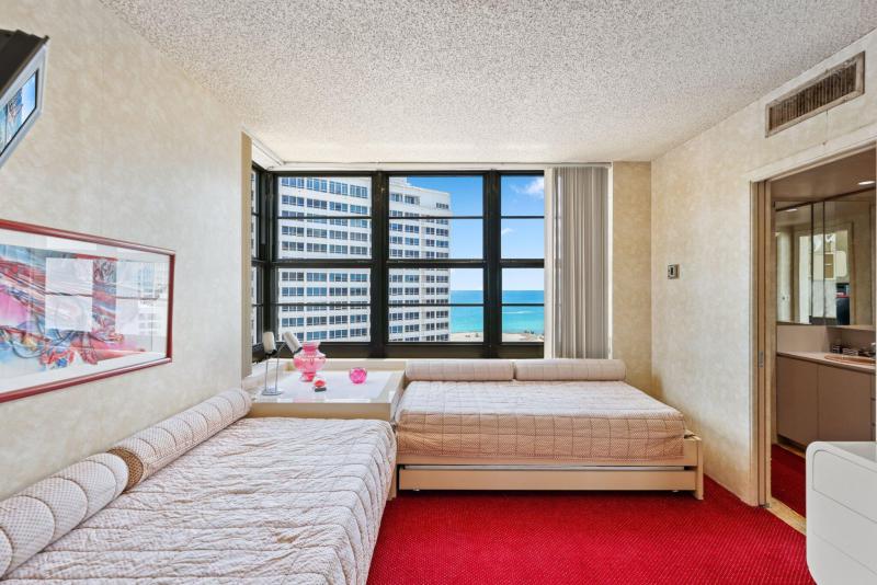  Condo & Townhome Photos