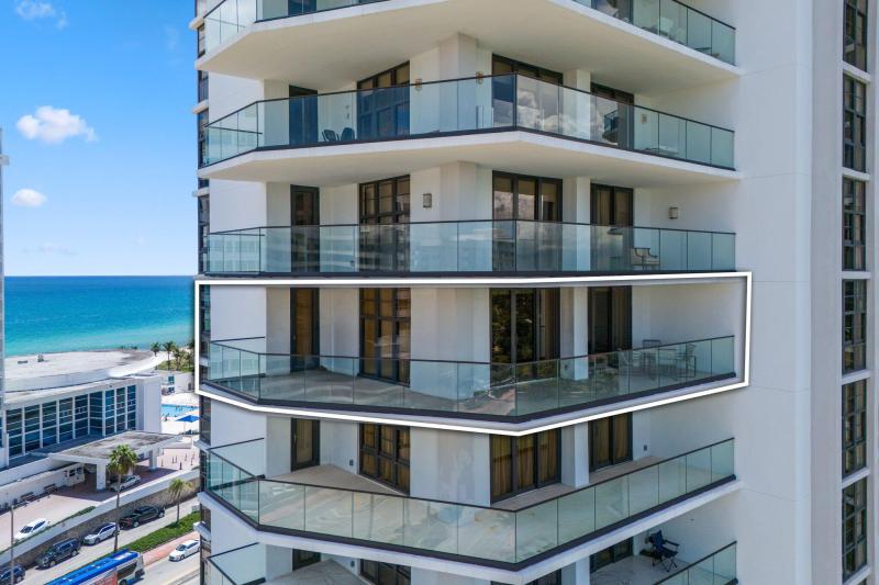  Condo & Townhome Photos