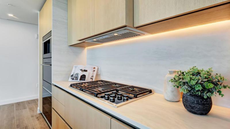  Condo & Townhome Photos
