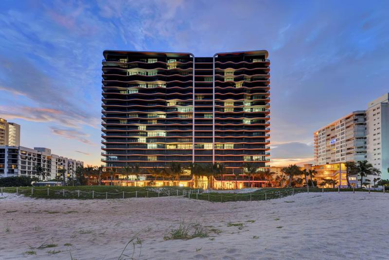  Condo & Townhome Photos