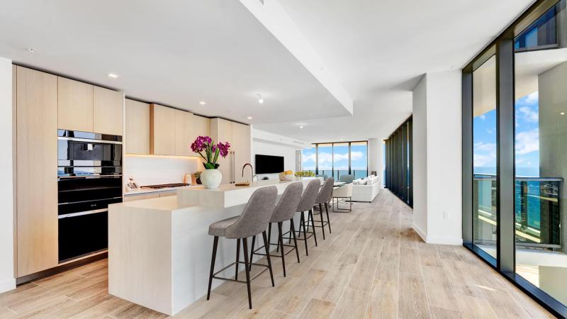  Condo & Townhome Photos