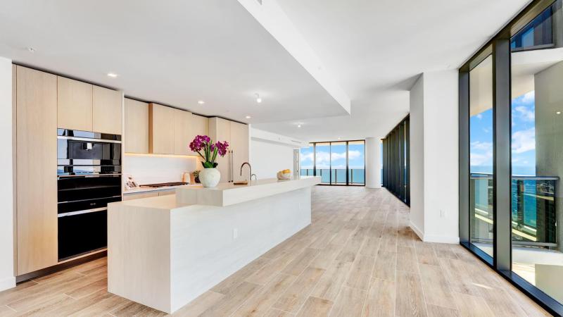  Condo & Townhome Photos