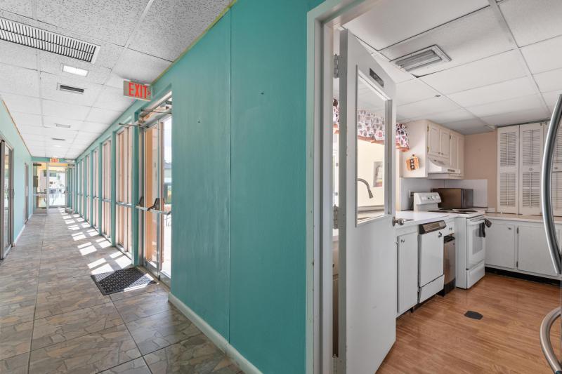  Condo & Townhome Photos