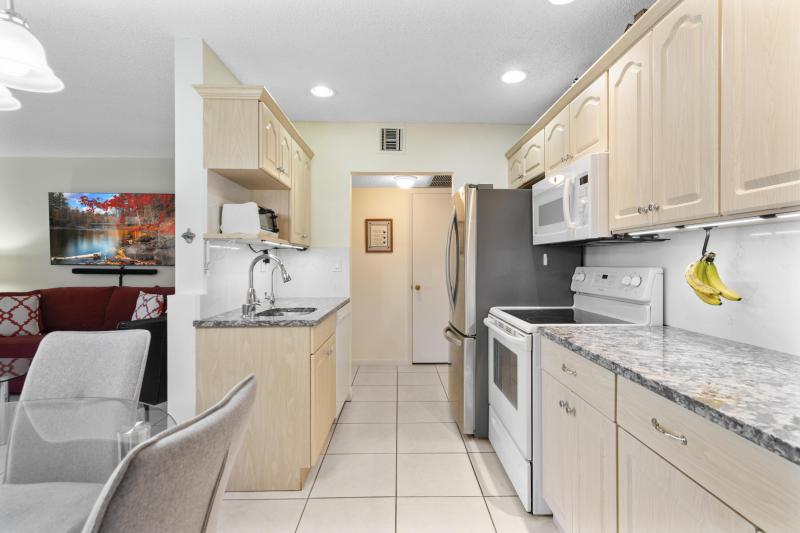 Condo & Townhome Photos