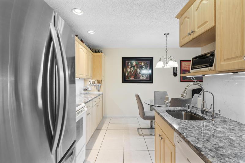  Condo & Townhome Photos