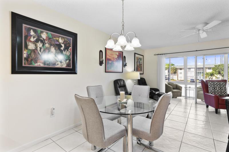  Condo & Townhome Photos