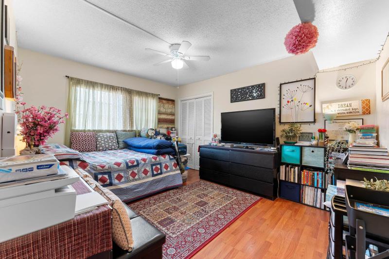  Condo & Townhome Photos