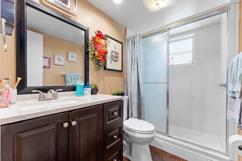  Condo & Townhome Photos