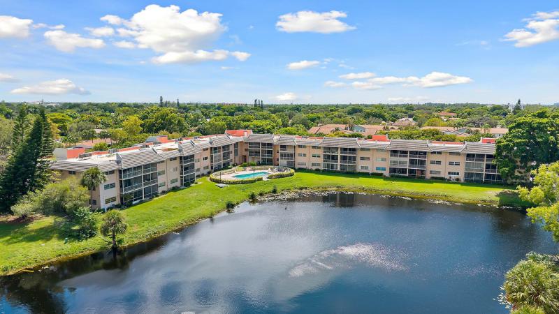  Condo & Townhome Photos