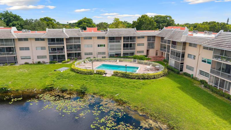  Condo & Townhome Photos
