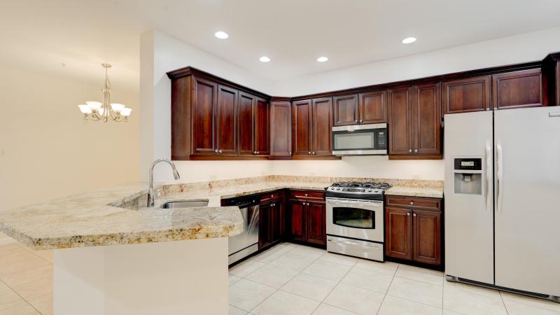  Condo & Townhome Photos